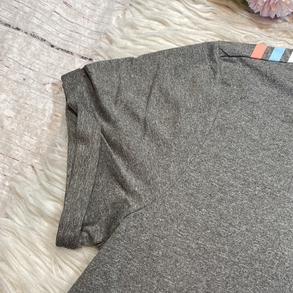 NWT Iris & Ink Topwear Heathered Grey Pocket Tee sz M - Picture 2 of 9